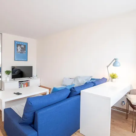 Le Globe Trotter - * Tours