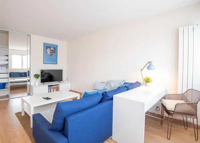 Le Globe Trotter - * Τουρ